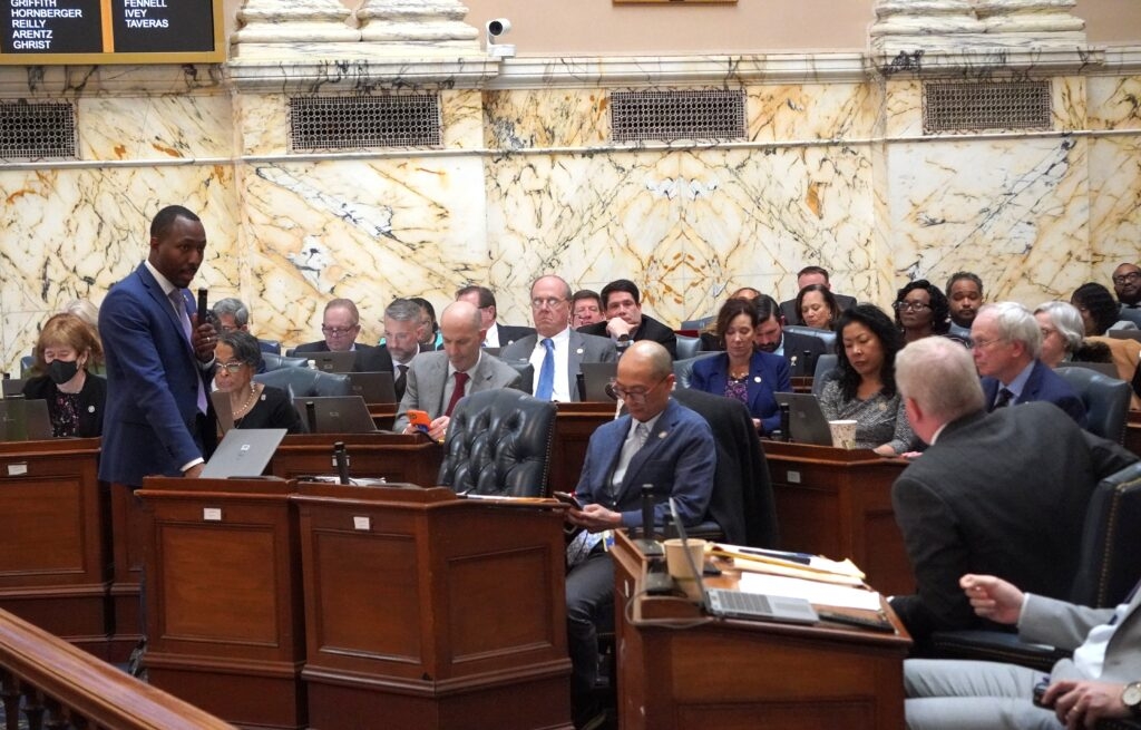 Federal worker protection bill passes House, but not without a scrap