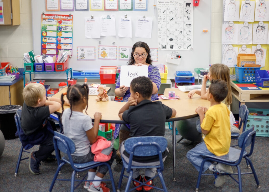 Nonprofit's report calls for broad-based approach to improving reading scores