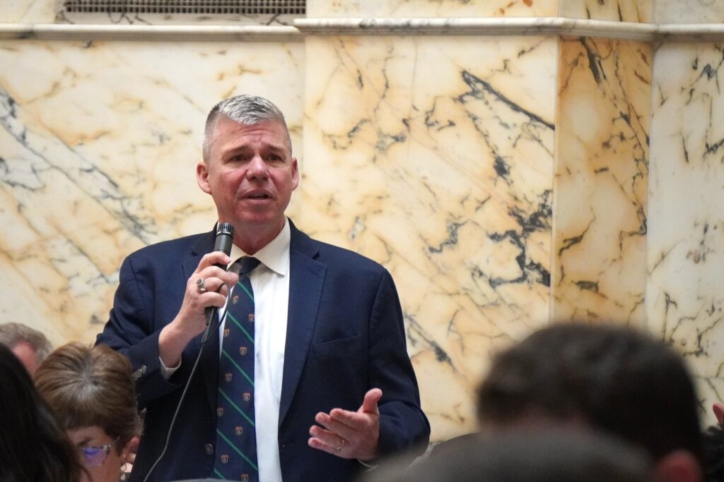 House grants preliminary approval to reparations study measure