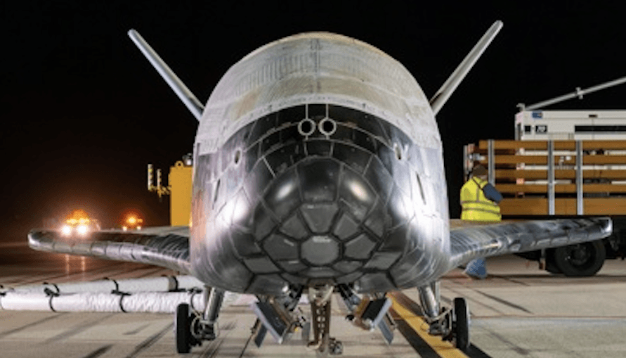 Mysterious U.S. spaceplane returns to Earth, and Space Force snaps photos