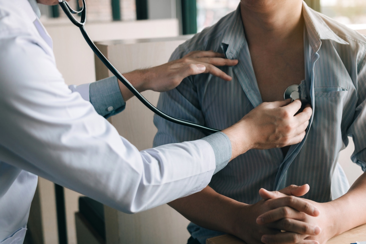 The 3 Most Overlooked and Subtle Signs of Heart Trouble, According to a Cardiovascular Surgeon