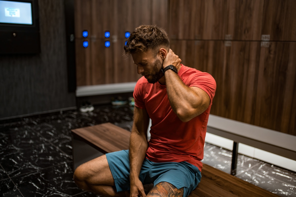 Orthopedic Surgeon is Begging Men Over 40 to Strengthen These Neglected Muscles to Eliminate Chronic Neck and Upper-Back Pain