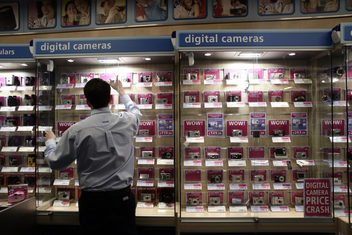 MFI Retail Chain Back After Collapsing Nearly 20 Years Ago