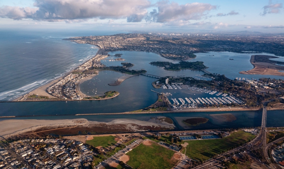 Military Jet's Impact in San Diego Bay Caught in Shocking Footage