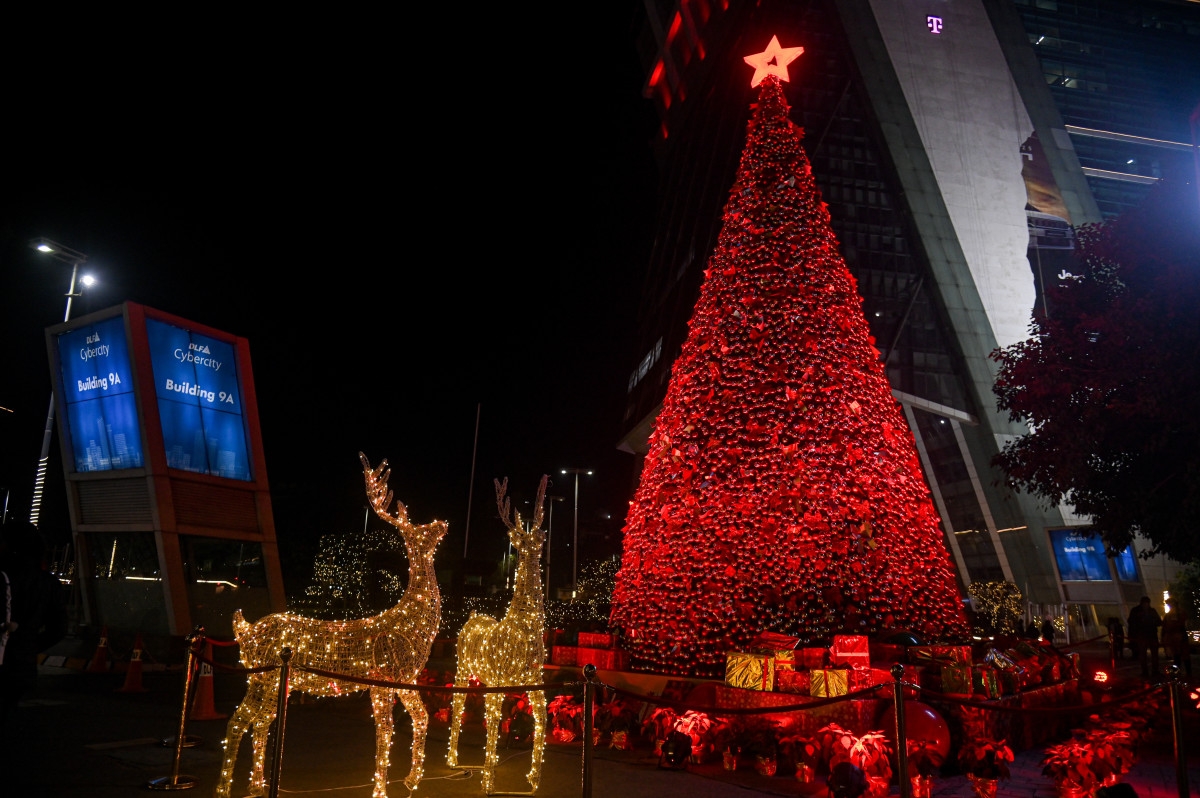 White House Tariffs Could Ground Santa's Gifts