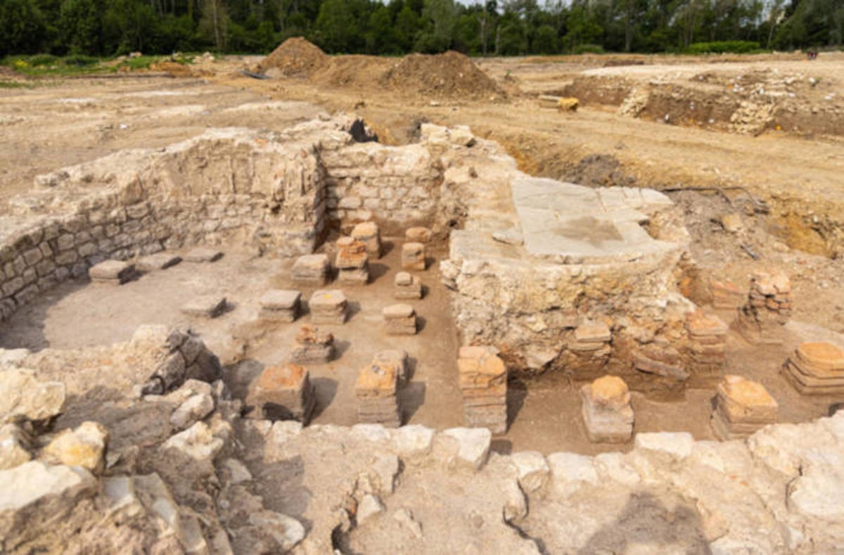 Ancient Roman Villa, Largest of Its Kind, Unearthed in France