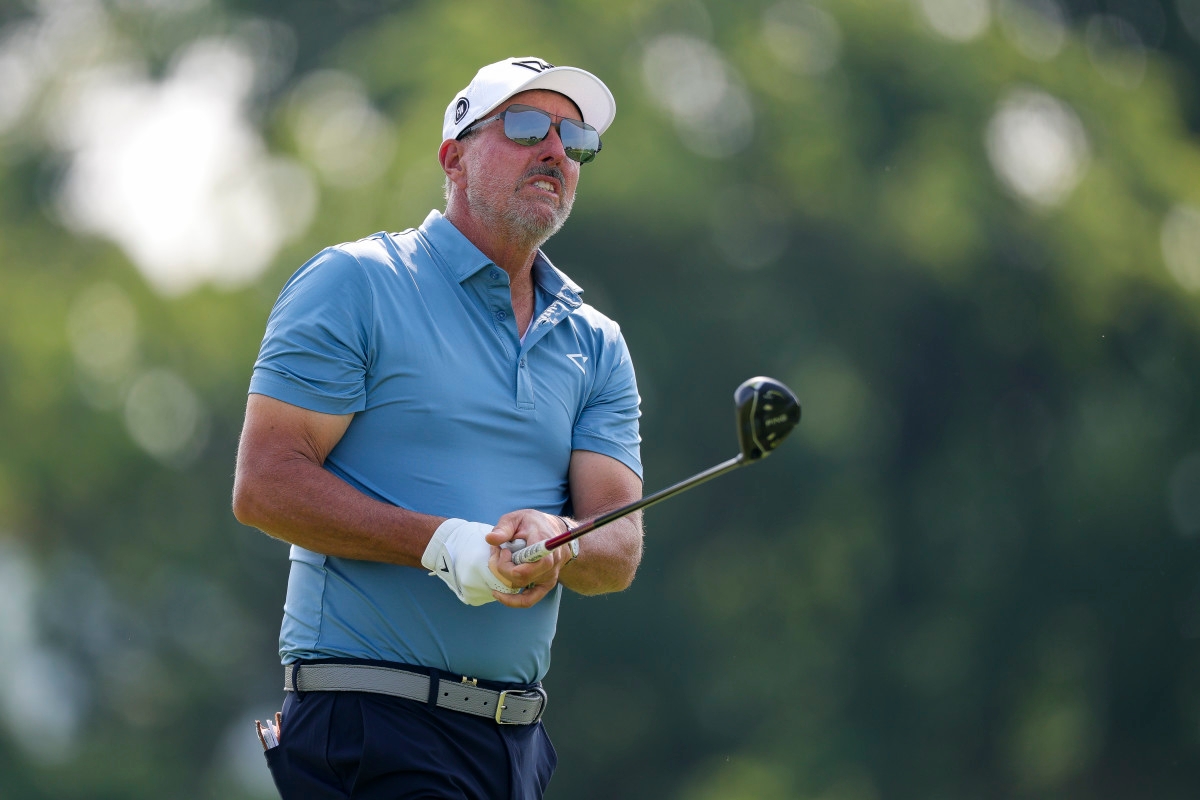 Phil Mickelson Praised for Behavior Towards Police Officers at U.S. Open