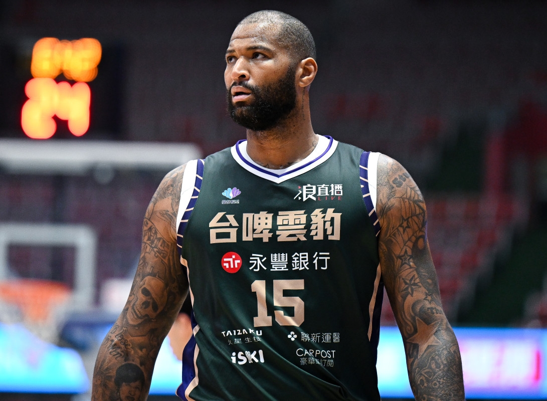Former NBA Star's On-Court Encounter With Fans Ends With Police Involved
