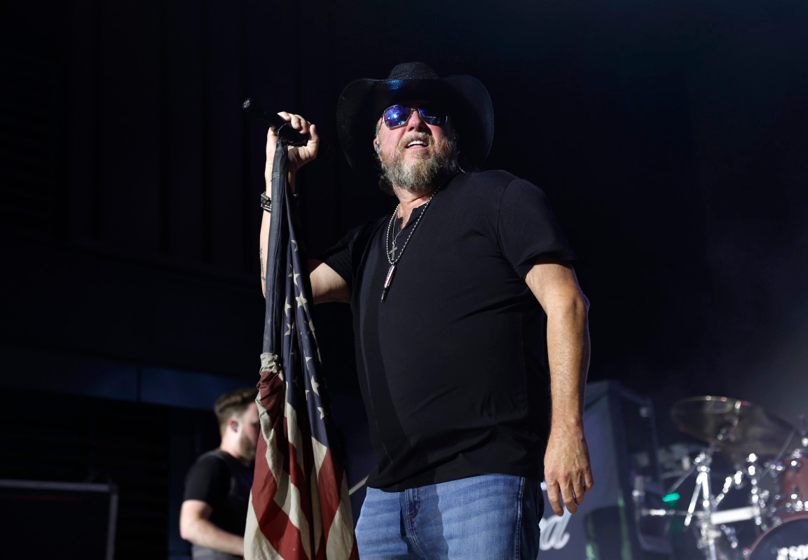 Country Star Details 60-Pound Weight Loss After Near-Fatal Heart Attack