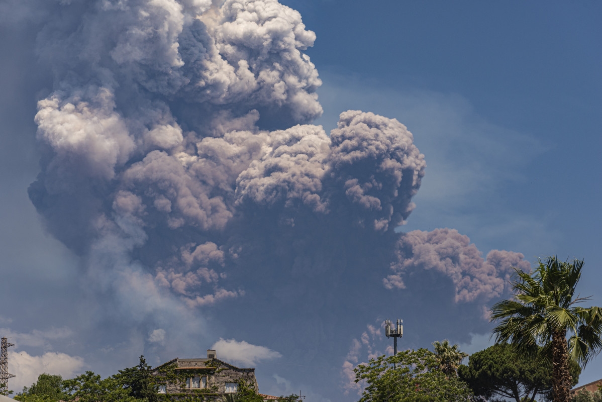 Mount Etna In Italy Erupted on Monday