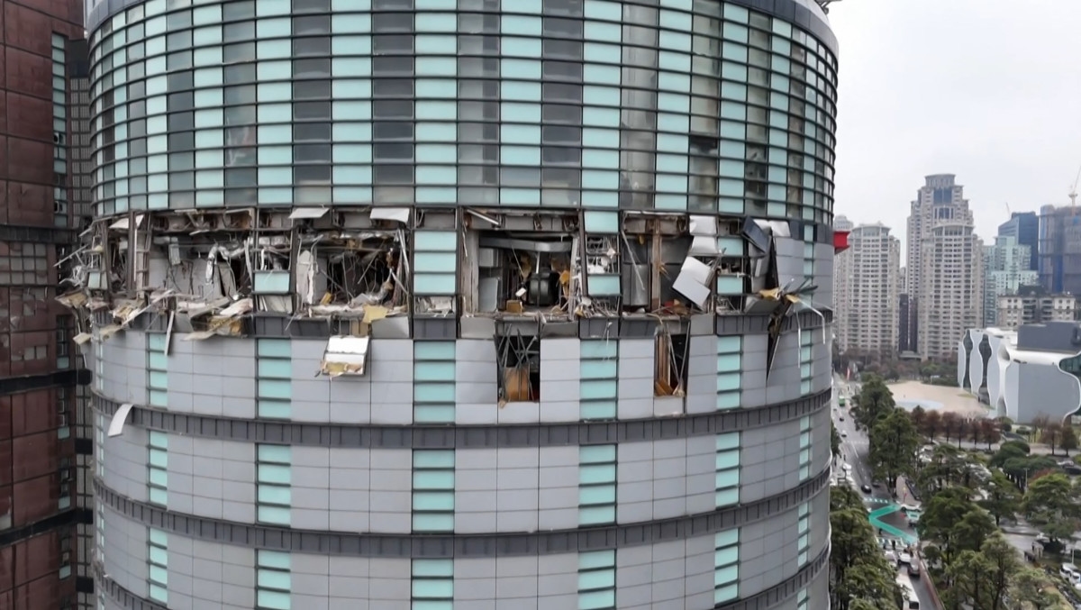 At Least 4 Dead, Dozens Injured After Explosion at Popular Mall