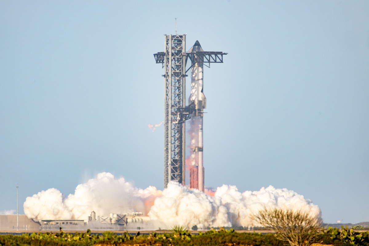SpaceX Starship Flight 8 Surfers the Same Explosive Fate as Flight 7 — With a Catch