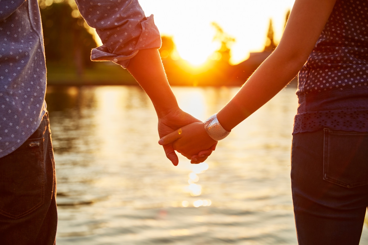 Professional Dating Coach Gives 3 Simple Tips to Single Men