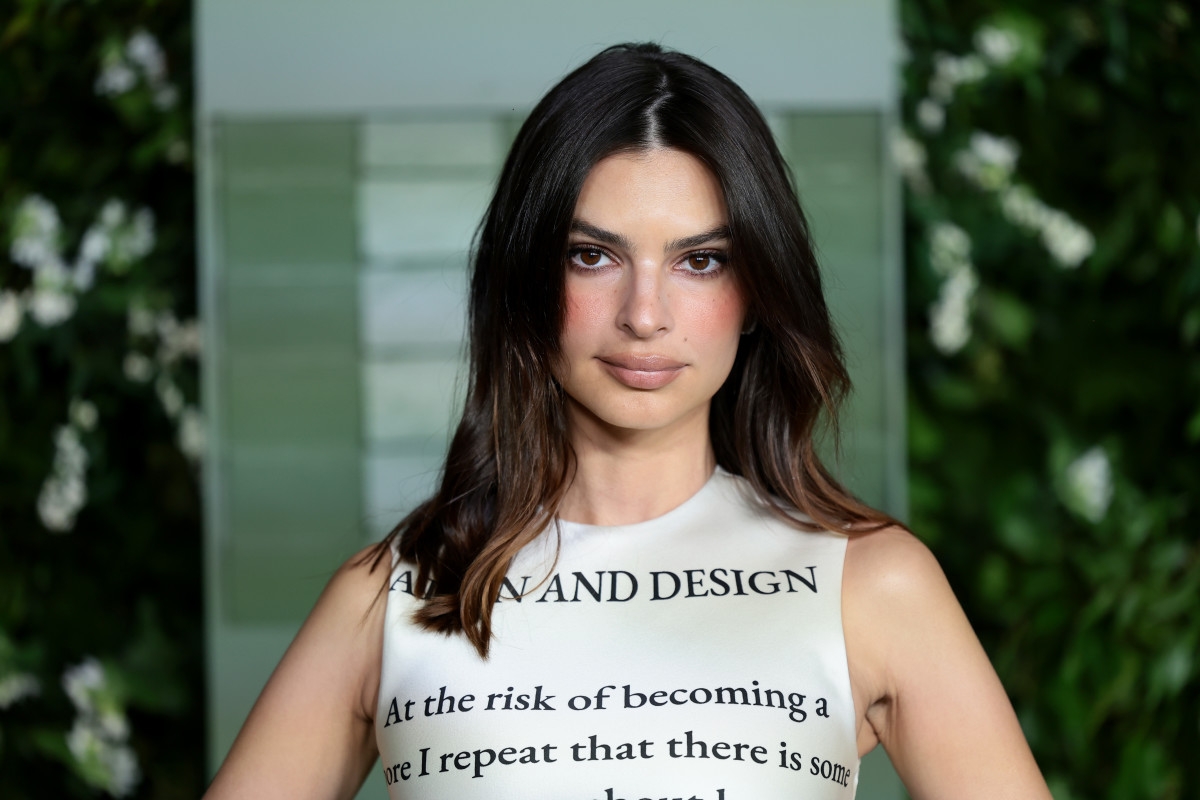 ‘Disgusted' Emily Ratajkowski Bashes Blue Origin Space Flight
