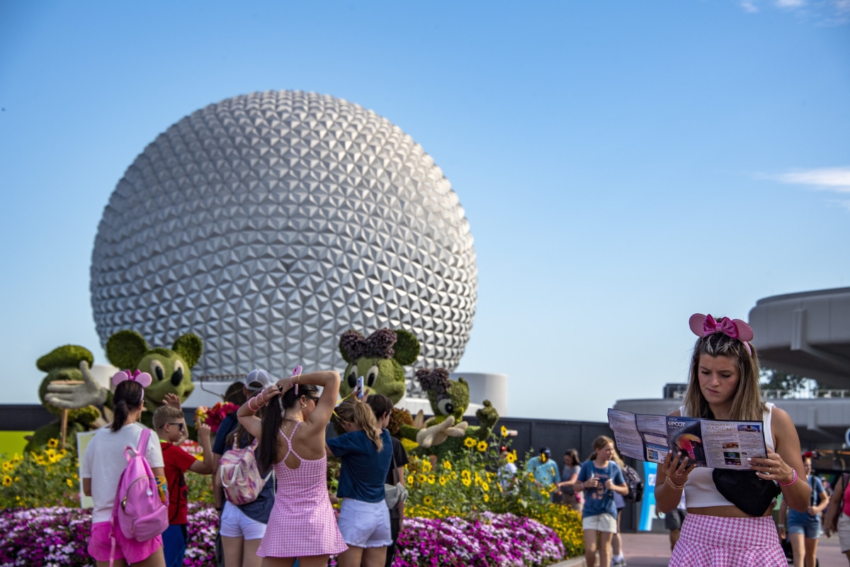 Fire Breaks Out At Disney World Forcing Evacuation