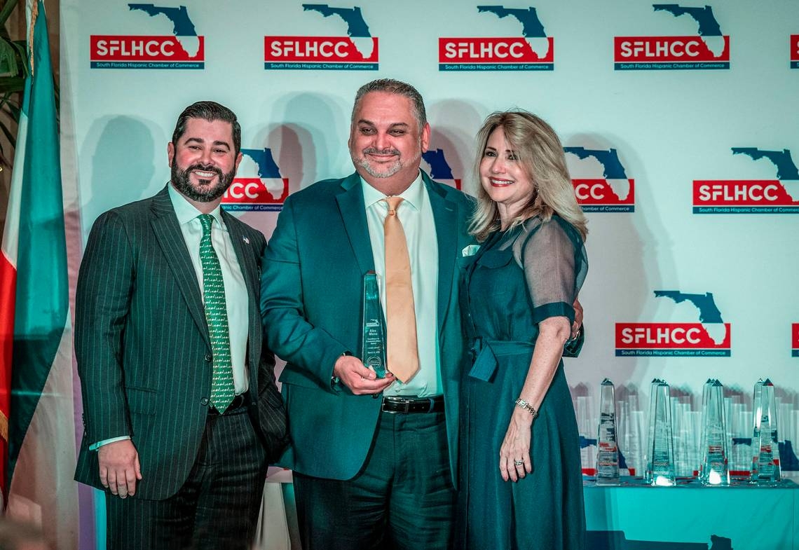 Herald leader Alex Mena honored by South Florida Hispanic Chamber of Commerce