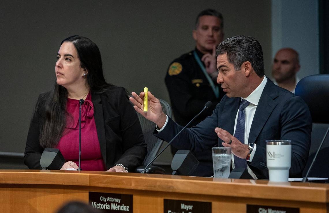 Florida Bar dismisses complaints against Miami mayor, former city attorney
