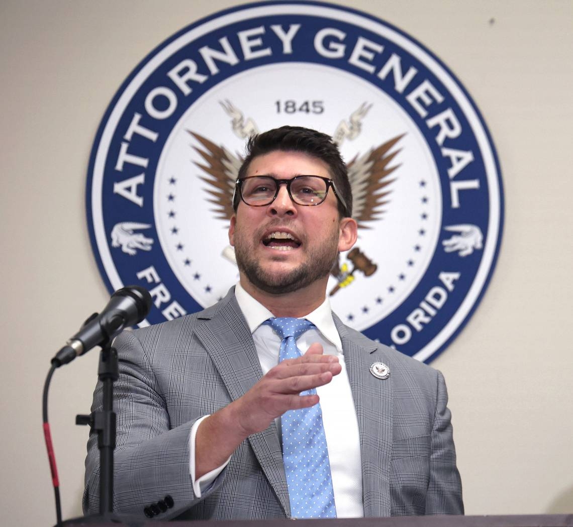 Florida attorney general loses appeal to overturn order blocking immigration law
