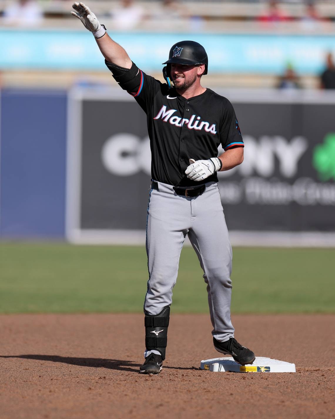 Nationals leave bases loaded in the ninth innings as Marlins hold on for 4-3 victory