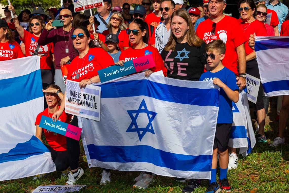 ‘Can't be silent anymore': Hundreds march in Aventura to combat surge in antisemitism