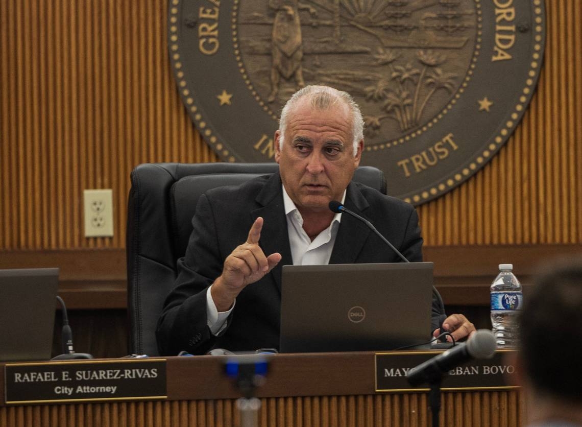 Hialeah Mayor Esteban Bovo to step down, take job with lobbying firm in Washington
