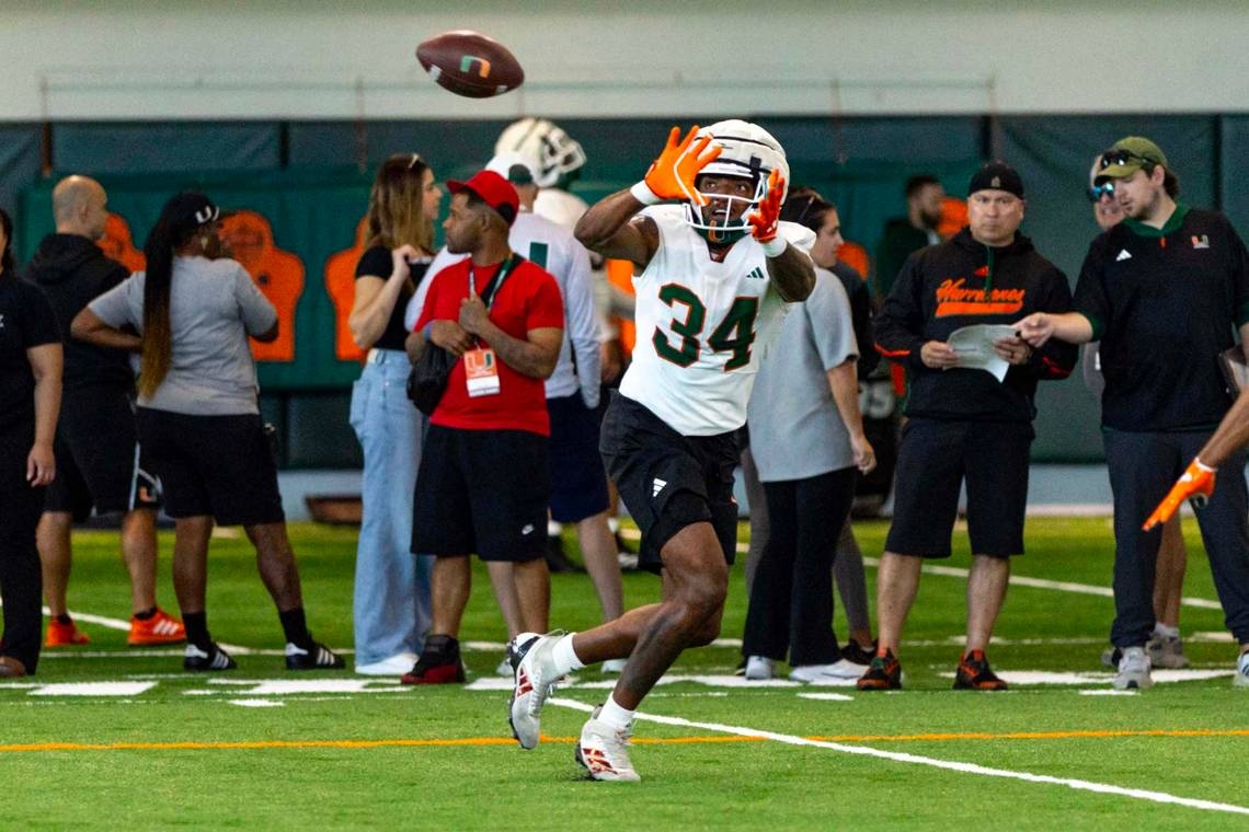 Miami LB Adarius Hayes crashed SUV into another in Florida — killing 3, cops say