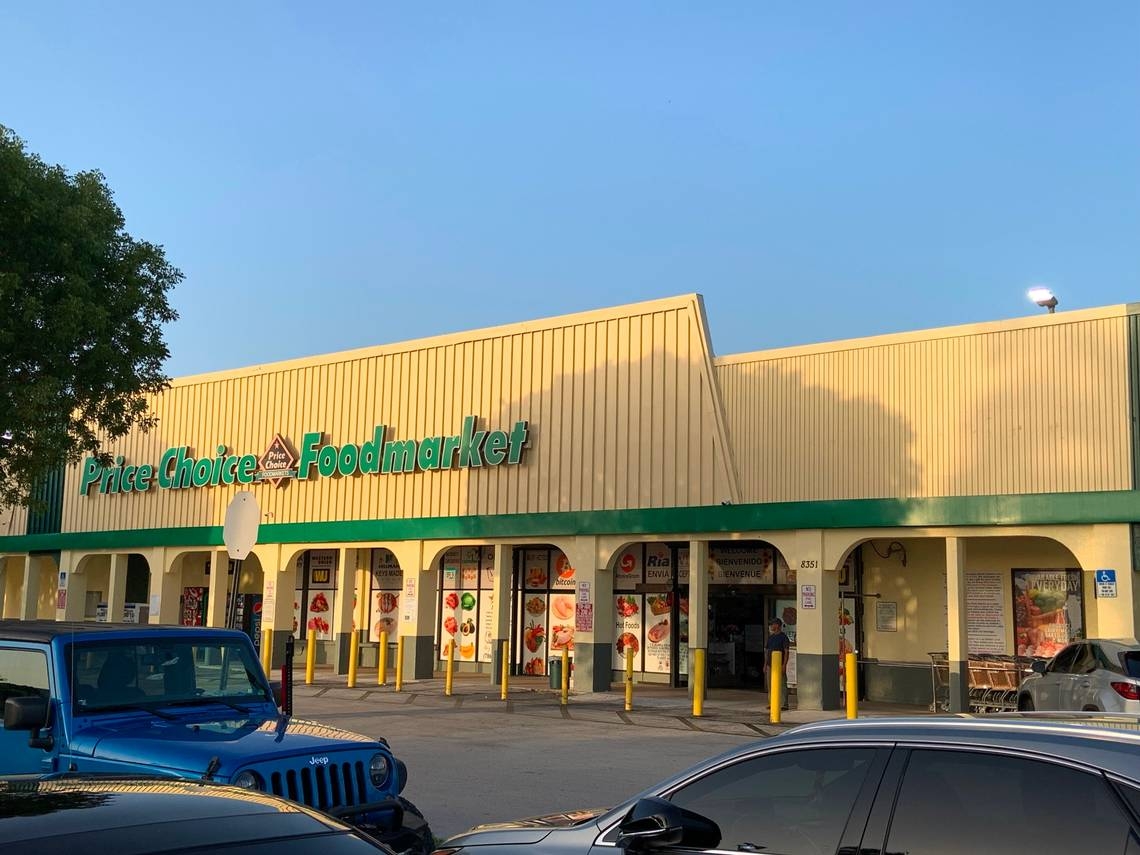 Flies on fish. Bad empanadas. Piles of food at a Miami chain supermarket got trashed