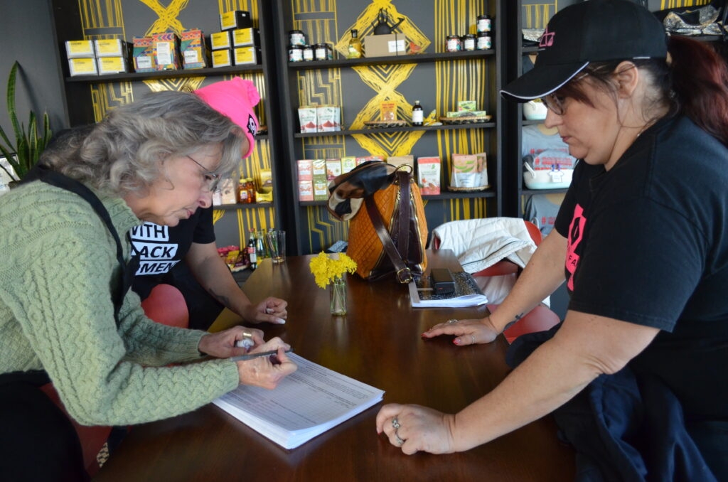 Voter referendum of minimum wage law submitted to Michigan canvassers