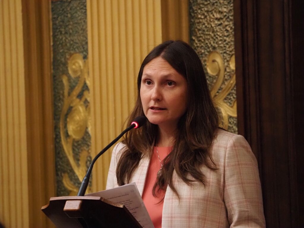 Michigan lawmakers: Extortionists using AI to create deepfake pornography must be stopped