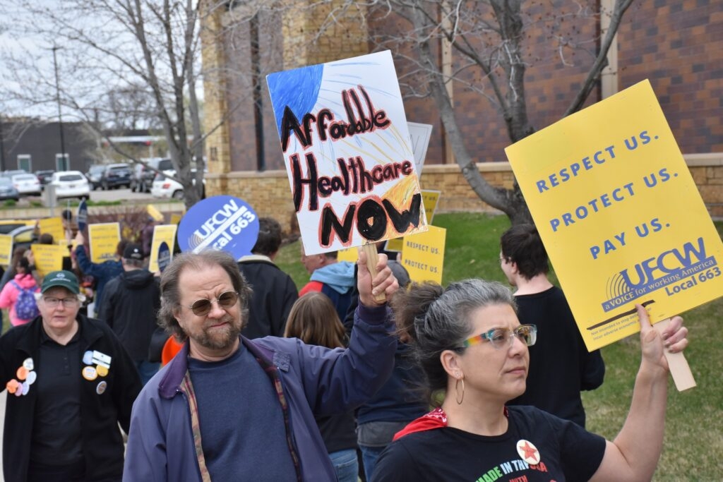 Thousands of Twin Cities workers at Cub and Festival near strike — and other labor news