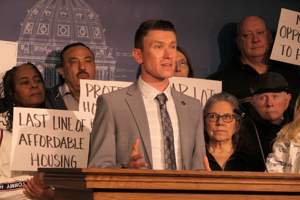 DFL lawmakers introduce ‘bill of rights' for manufactured home park residents
