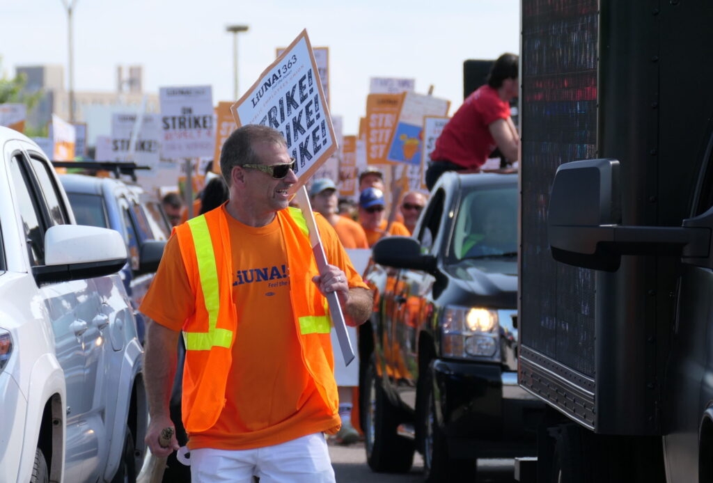 Want to live longer? Consider joining a union.