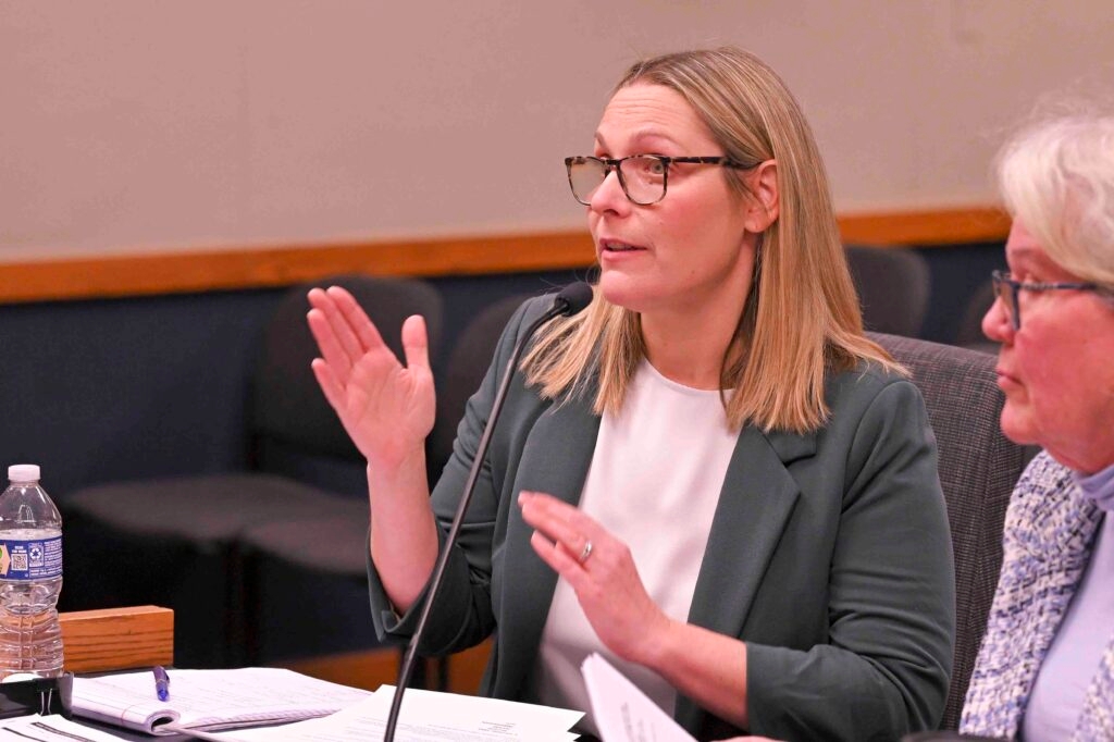 Missouri lawmakers raise concerns about long waits in jail for court-ordered mental health care