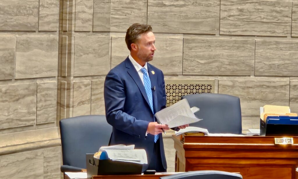 Senate committee adds $300 million to Missouri public education budget