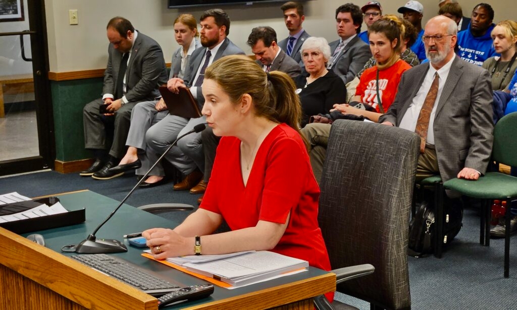 Missouri senators seek to bar kids from accessing pornographic materials from libraries