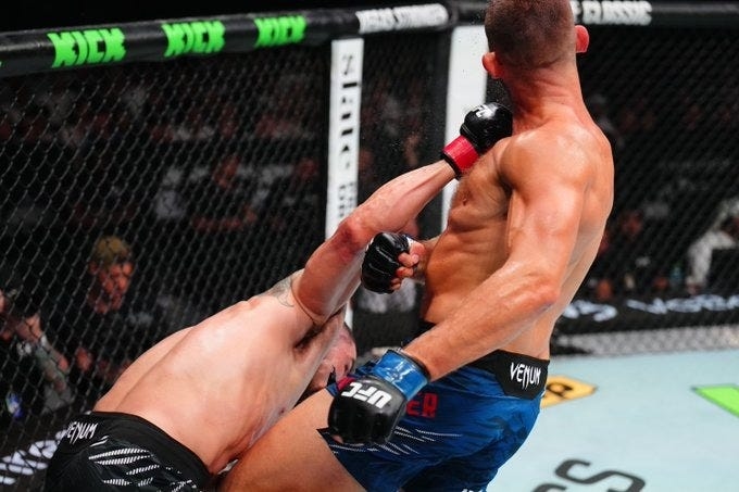 Robert Whittaker responds to 'annoying' glove grabs in Reinier de Ridder UFC loss