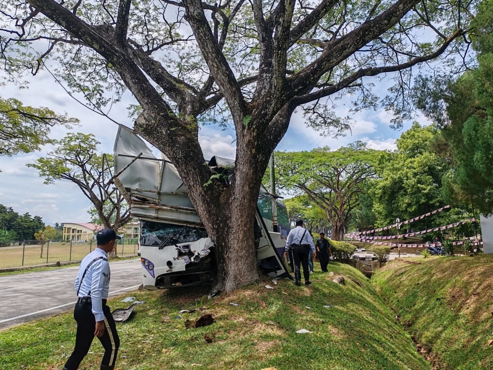 JPJ to audit bus firm after crash injures three kindergarten pupils, teacher in Serdang (VIDEO)