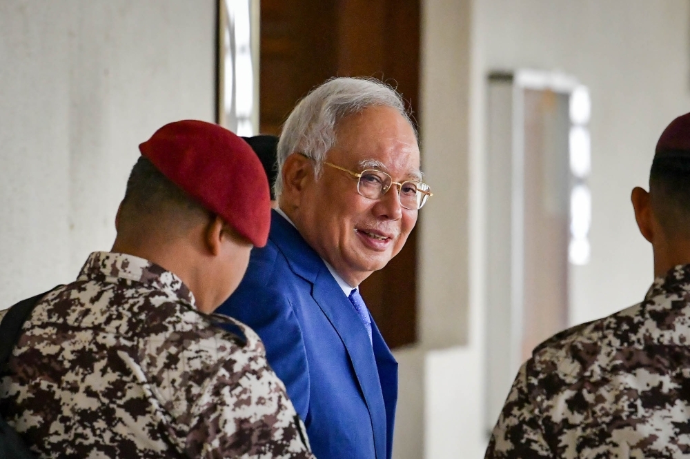 Ex-chairman: 1MDB couldn't have borrowed US$975m from bank without Najib's approval