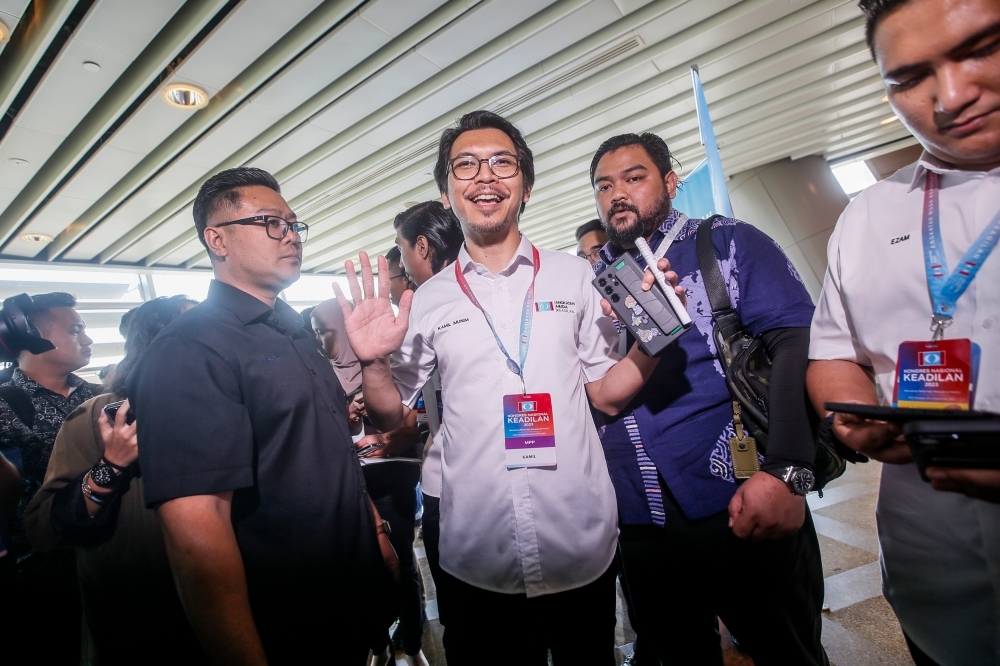 PKR Youth chief calls for clear nepotism definition, insists Nurul Izzah earned post through votes rather than Anwar's influence
