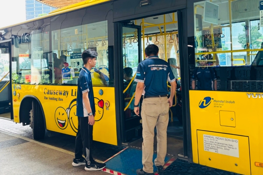 Singapore mulls Malaysia's request to start cross-border buses at 4am from JB