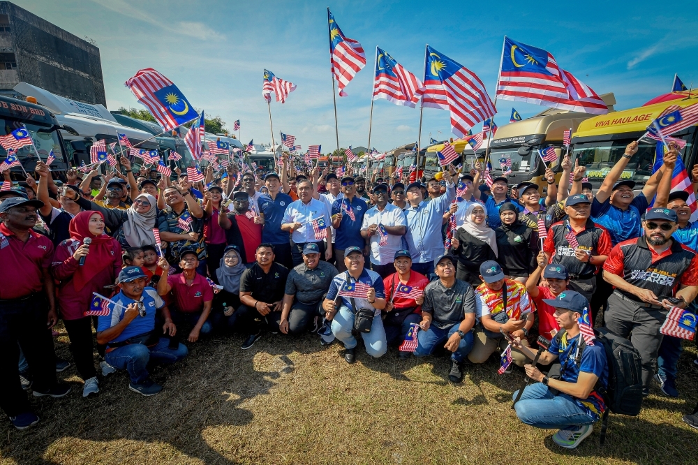 Loke urges Malaysians to focus on patriotism this National Day, not flag controversies