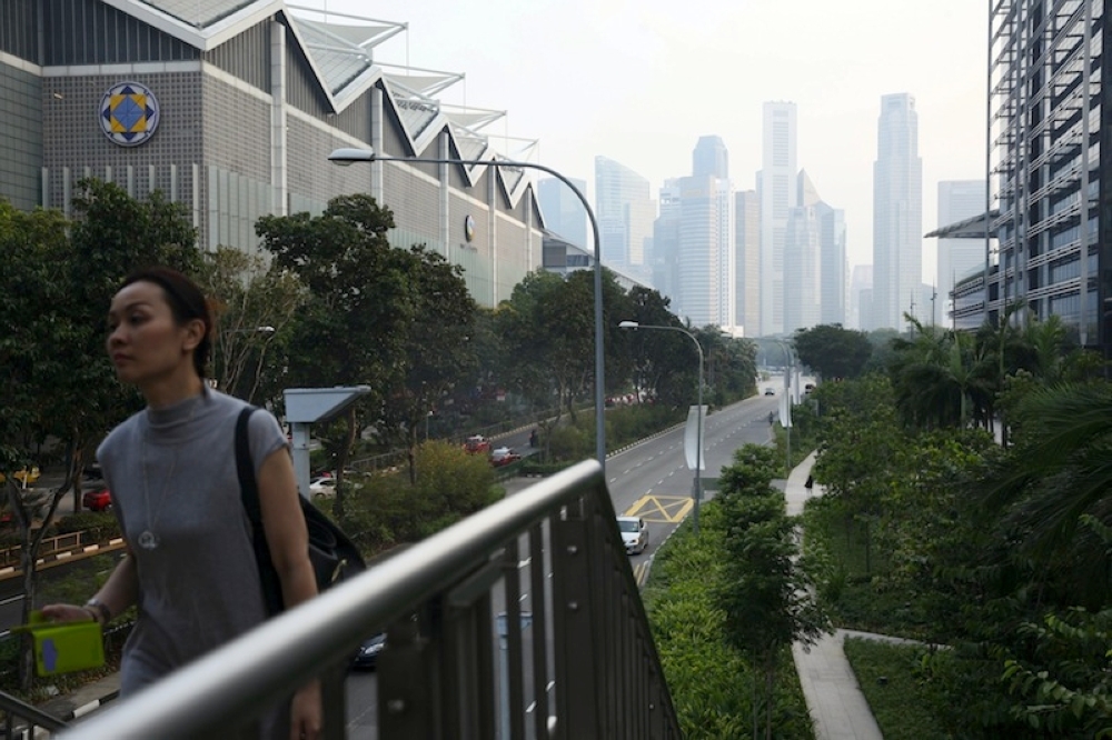 Haze returns to Singapore as regional hot spot activity intensifies