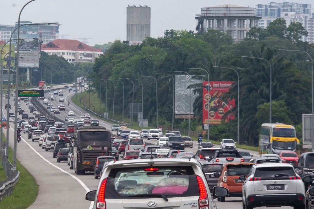 Toll discount for Raya? Fahmi says Cabinet discussed matter, Works Ministry set to announce later today