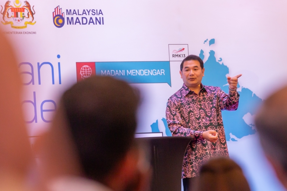 Focus on jobs and investment rather than playing victim, Rafizi tells Perikatan as Kelantan claims funding bias (VIDEO)