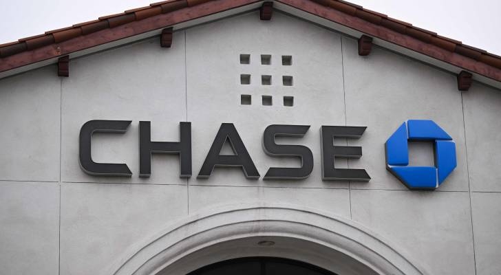 Bank manager saves Ohio couple from losing $17,000 in scam — recognize the warning signs of financial fraud