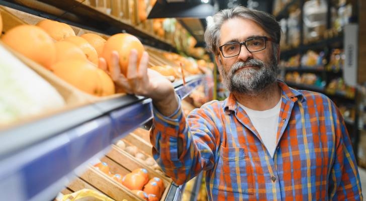 I've done the math: I can retire at 66 with $550,000 in the bank — and not a penny more. How do I make it last?