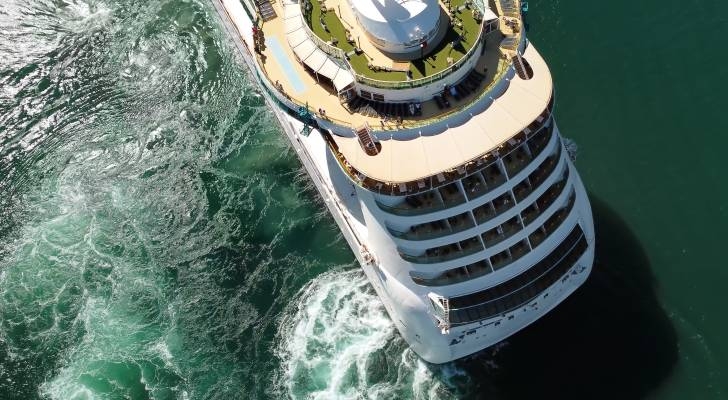 'Dark cloud' hangs over cruise industry as complaints of crimes rise in recent years — how to stay safe at sea