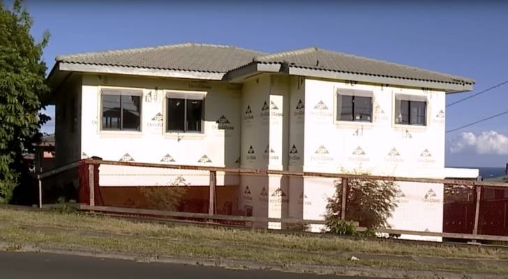 'It's just ugly': Hawaii residents fed up with 'monster home' that's been standing 'derelict' for 3 years