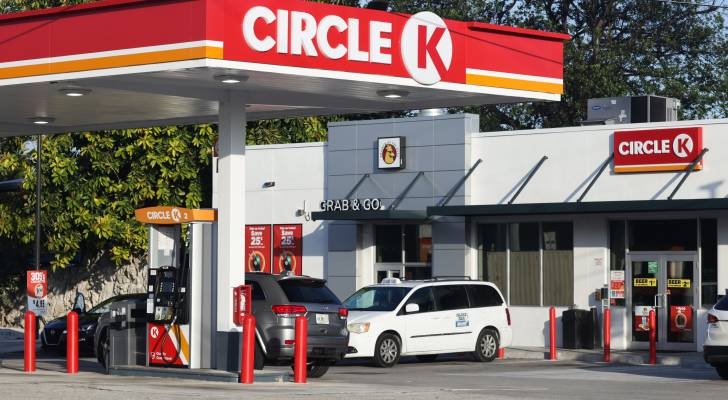 Mix-up at Phoenix gas station breaks dozens of cars — how to make companies pay for their mistakes