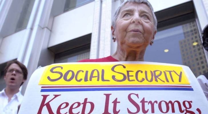 How much Social Security do middle-class retirees get?